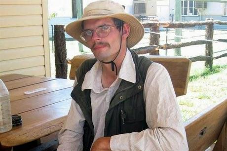 Alemán perdido en desierto australiano sobrevive comiendo moscas Alemán perdido en desierto australiano sobrevive comiendo moscas