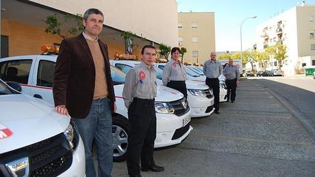 El delegado A. Moran en la renovación de los vehículos. L.M El delegado A. Moran en la renovación de los vehículos. L.M