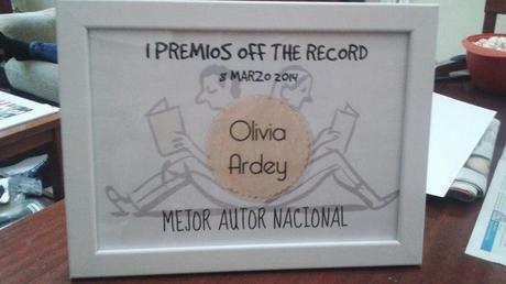 Premio OF THE RECORD Mejor Autora Nacional Premio OF THE RECORD Mejor Autora Nacional