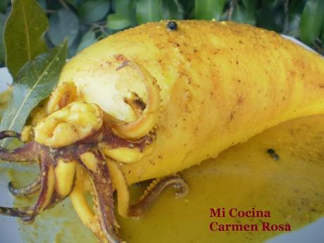 CALAMAR RELLENO A LA MARENGA (RELLENO DE PESCADO Y MARISCO CON SALSA DE ALMENDRAS) CALAMAR RELLENO A LA MARENGA (RELLENO DE PESCADO Y MARISCO CON SALSA DE ALMENDRAS)