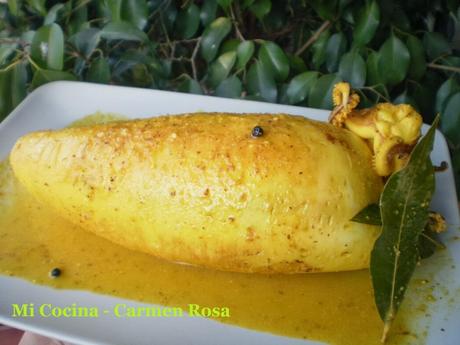 CALAMAR RELLENO A LA MARENGA (RELLENO DE PESCADO Y MARISCO CON SALSA DE ALMENDRAS) CALAMAR RELLENO A LA MARENGA (RELLENO DE PESCADO Y MARISCO CON SALSA DE ALMENDRAS)