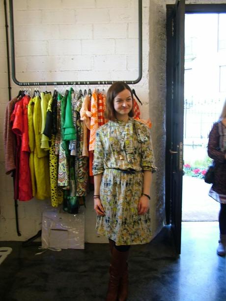 MUJERES Y MODA EN CARAVAN STATION MUJERES Y MODA EN CARAVAN STATION