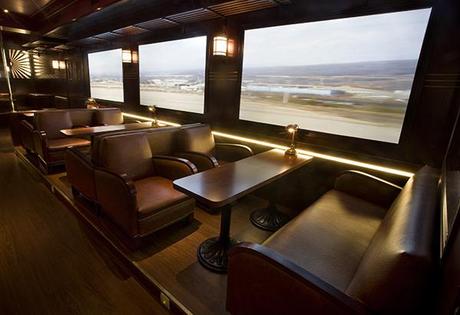 The Passenger en el barrio de Malasaña: cafés y copas en un tren en movimiento. 05 THE PASSENGER CABIN VIEW FROM HALL