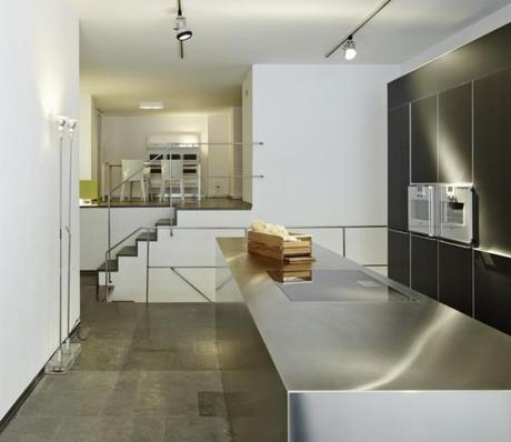 La renovación del showroom barcelonés de bulthaup, por Vilá&Blanch;: un proyecto a escala humana. bulthaup barcelona bach7-bulthaup-b3-monoblock-acero