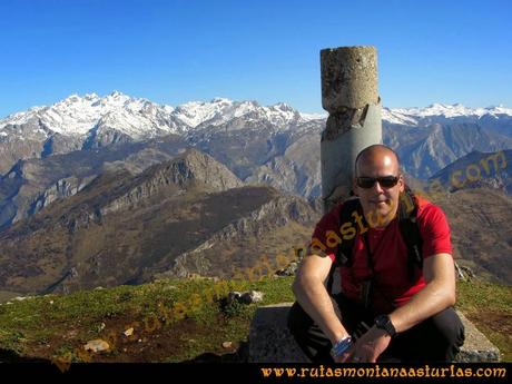 Rutas Pico Pierzu: Foto en la cima Rutas Pico Pierzu: Foto en la cima