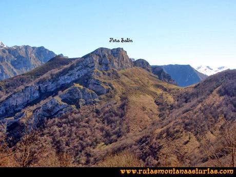 Ruta al Pico Pierzu: Vista de la Peña Salón Ruta al Pico Pierzu: Vista de la Peña Salón