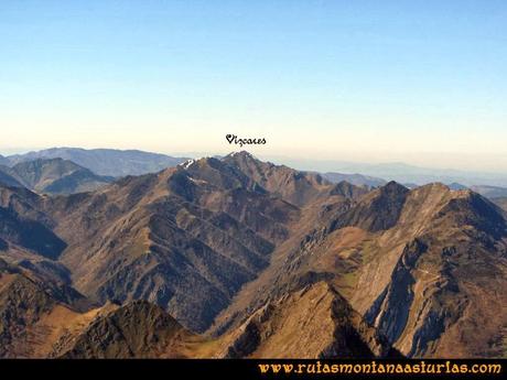 Ruta al Pico Pierzu: Vista del Vízcares Ruta al Pico Pierzu: Vista del Vízcares