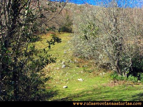 Ruta al Pico Pierzu: Ascendiendo al Pierzu por la sierra del Excueño Ruta al Pico Pierzu: Ascendiendo al Pierzu por la sierra del Excueño