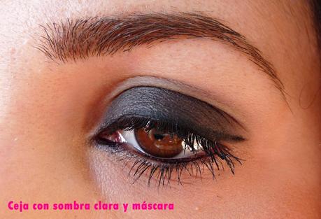 Maquillaje para cejas: Color My Brows de Etude House (máscara) y Botanical cake eyebrow de Nature Republic (sombras) Maquillaje para cejas: Color My Brows de Etude House (máscara) y Botanical cake eyebrow de Nature Republic (sombras)