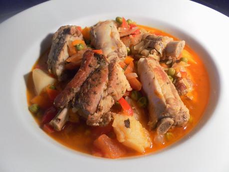 COSTILLA DE CERDO GUISADA COSTILLA DE CERDO GUISADA