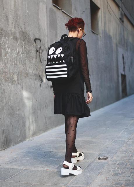 Black and White mochila_sandalias_amintaonline_pepaLoves