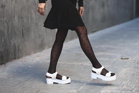 Black and White white_sandals_amintaonline