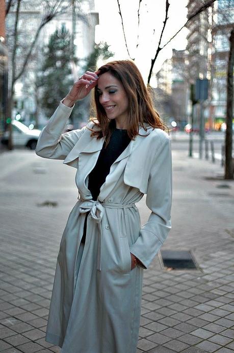 gabardina blanco y negro gabardina blanco y negro