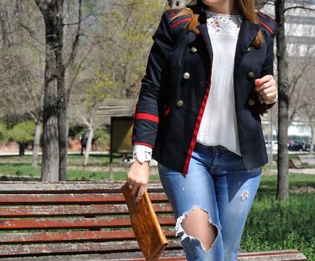 LACE+RIPPED JEANS.- LACE+RIPPED JEANS.-