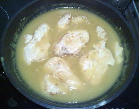 Filetes de pollo en salsa de limón, naranja y miel. Filetes de pollo en salsa de limón, naranja y miel.