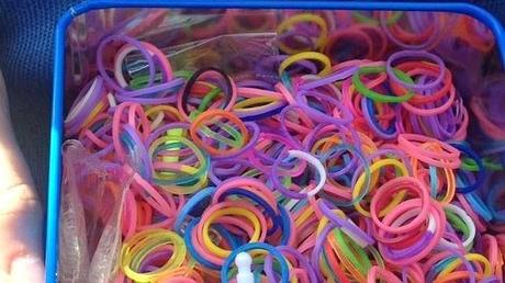 Un poco de todo...pulseras, coquetería, cosas de aquí ...de allá... Un poco de todo...pulseras, coquetería, cosas de aquí ...de allá...