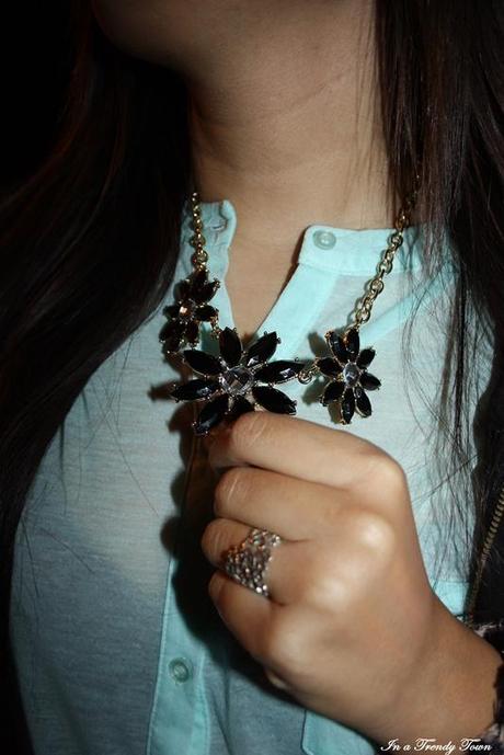 OUTFIT BLACK AND TURQUOISE 3