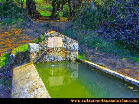Ruta Pico Vízcares: Fuente en la majada Cureñu Ruta Pico Vízcares: Fuente en la majada Cureñu