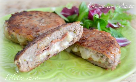 Filetes rusos hechos con carne picada, jamón y queso. Filetes rusos hechos con carne picada, jamón y queso.