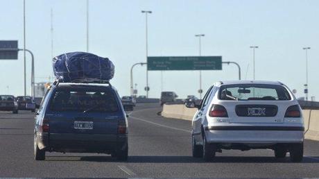Detuvieron a un conductor tan ebrio que no le pudieron hacer el test de alcoholemia Detuvieron a un conductor tan ebrio que no le pudieron hacer el test de alcoholemia