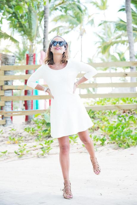 SIMPLICITY White_Dress-Lace_Up_Sandals-Scarf-Turbant-Outfit-Street_Style-2