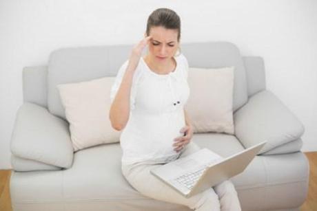 Los ejercicios por el yoga a la osteocondrosis sheynogo del departamento