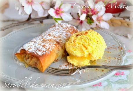 Strudel de manzana o Apferstrudel con helado de vainilla. Ràpido, fácil y ligero. Strudel de manzana o Apferstrudel con helado de vainilla. Ràpido, fácil y ligero.
