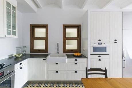 Casa Sal: un apartamento-pasillo en Poble Sec, bien resuelto por nook architects. 4 CASA-SAL