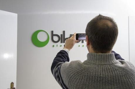 La Noche Verde de Bikuma Inauguración web y oficina