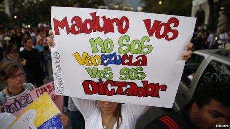 Maduro nació en Bogotá: Walter Márquez El diputado Walter Márquez también afirmó que en Venezuela se vive una dictadura moderna.