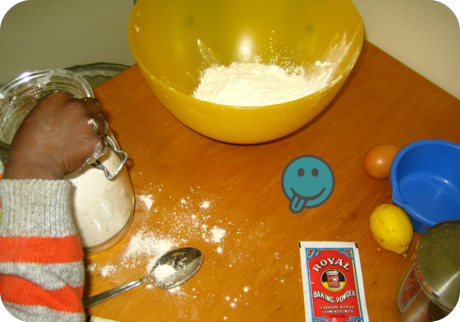 Receta de una coca casera fácil de hacer con niños. Imatge