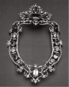 Rostrillo de Isabel II. Diamantes y topacios sobre plata sobredorada.
