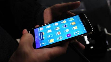 Galaxy S5 vs Sony Xperia Z2 Galaxy S5 vs Sony Xperia Z2