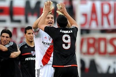 APERTURA 2010: SACRIFICIO, ACTITUD Y UN GOLEADOR DE RAZA APERTURA 2010: SACRIFICIO, ACTITUD Y UN GOLEADOR DE RAZA