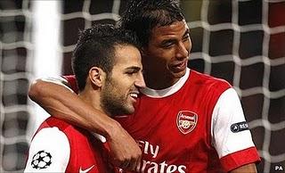 El marroquí Chamakh marca uno de los seis goles del Arsenal al Braga El marroquí Chamakh marca uno de los seis goles del Arsenal al Braga