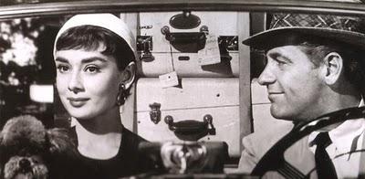 AUDREY HEPBURN Y EL ARTE DE VESTIR LA CABEZA AUDREY HEPBURN Y EL ARTE DE VESTIR LA CABEZA