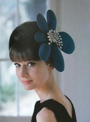 AUDREY HEPBURN Y EL ARTE DE VESTIR LA CABEZA AUDREY HEPBURN Y EL ARTE DE VESTIR LA CABEZA