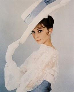 AUDREY HEPBURN Y EL ARTE DE VESTIR LA CABEZA AUDREY HEPBURN Y EL ARTE DE VESTIR LA CABEZA