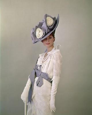 AUDREY HEPBURN Y EL ARTE DE VESTIR LA CABEZA AUDREY HEPBURN Y EL ARTE DE VESTIR LA CABEZA