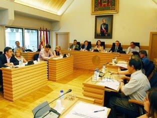 El PSOE califica el plan de ajuste de “improvisado e insuficiente” El PSOE califica el plan de ajuste de “improvisado e insuficiente”