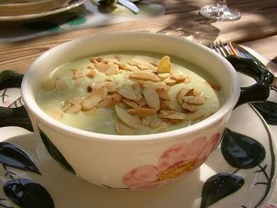 Sopa de almendras, recetas de navidad