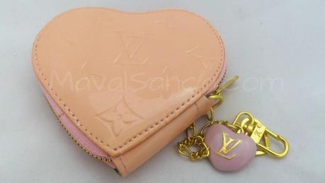 Cartera para monedas en forma de corazon / Coin purse heart shaped Cartera para monedas en forma de corazon / Coin purse heart shaped