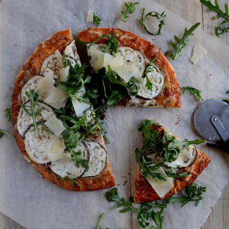 PIZZA ALLA PARMIGIANA O PIZZA DE BERENJENA. PIZZA ALLA PARMIGIANA O PIZZA DE BERENJENA.