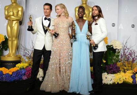 Selfies y pizzas: los mejores momentos de los Oscars 2014 (I) Selfies y pizzas: los mejores momentos de los Oscars 2014 (I)