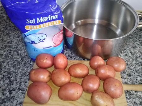 PATATAS ARRUGAS CON MOJO VERDE PATATAS ARRUGAS CON MOJO VERDE