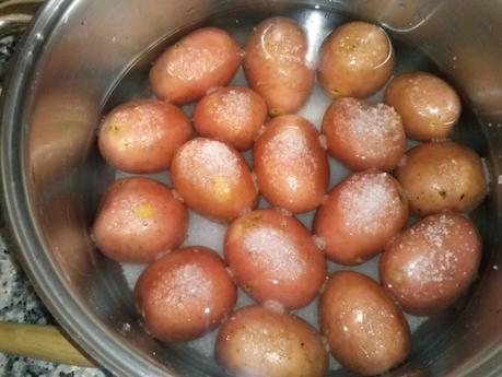 PATATAS ARRUGAS CON MOJO VERDE PATATAS ARRUGAS CON MOJO VERDE