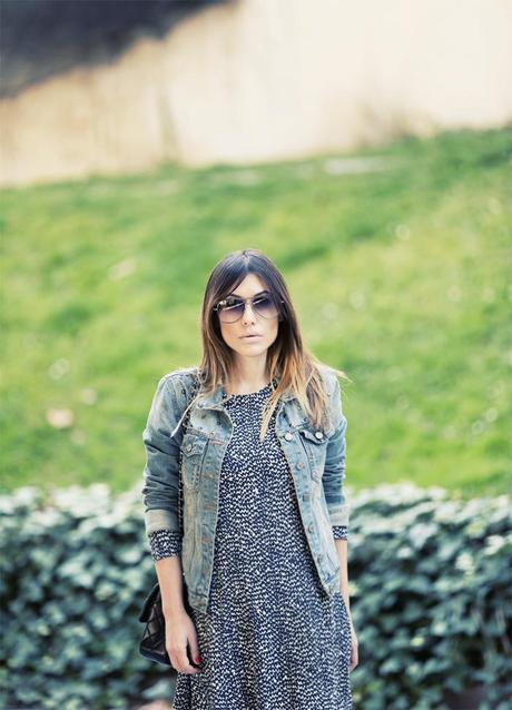 street style barbara crespo zara dress and boots denim jacket fashion blogger outfit blog de moda street style barbara crespo zara dress and boots denim jacket fashion blogger outfit blog de moda