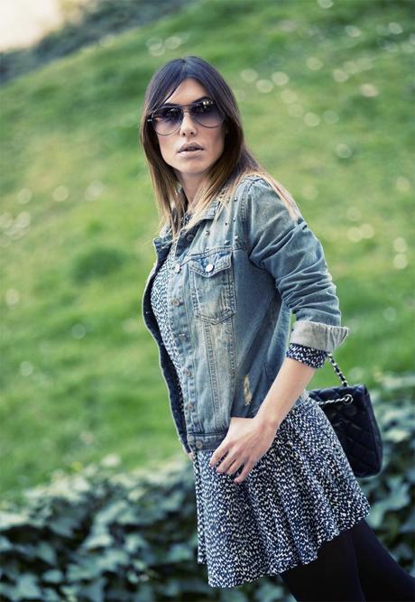 street style barbara crespo zara dress and boots denim jacket fashion blogger outfit blog de moda street style barbara crespo zara dress and boots denim jacket fashion blogger outfit blog de moda
