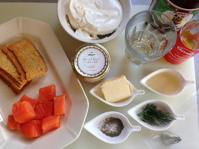 Crema y Lomo de Salmón sobre Tosta de Trigo con NACCARII de Riofrío. Crema y Lomo de Salmón sobre Tosta de Trigo con NACCARII de Riofrío.