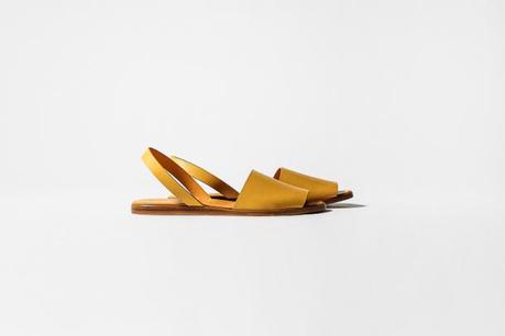 I sneakers, she the abarcas, us shoes 86